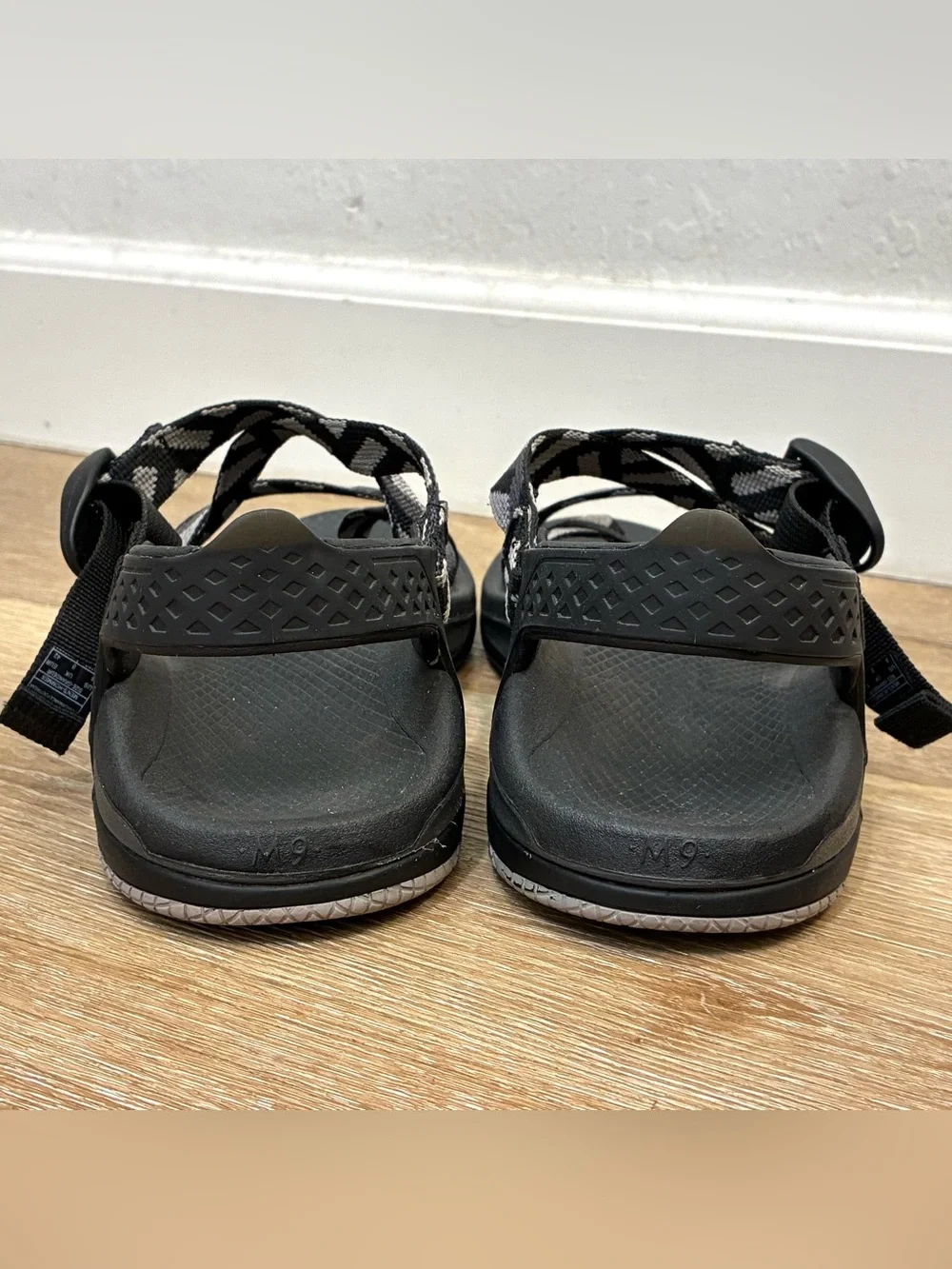 Chaco Men's Z/Canyon 2 Sandals Feature A Black Gray US 9 UK 8 EU 42